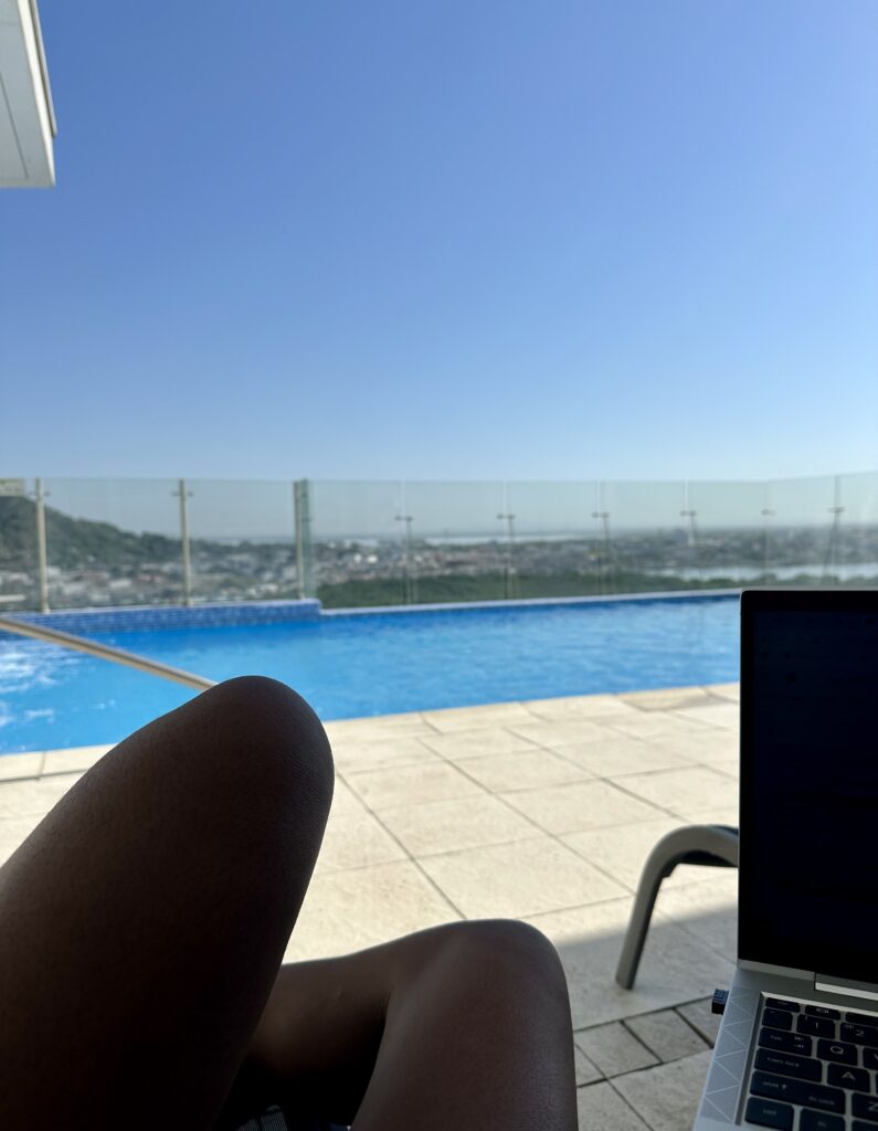 travel-while-working-full-time